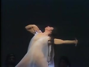 在歌剧舞裸体