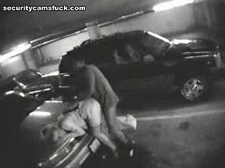 پارکنگ لاٹ میں گرم، شہوت انگیز کٹر تجربہ
