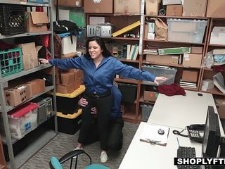 ShopLyfter  -  LP役員Humiliates賢いティーン泥棒