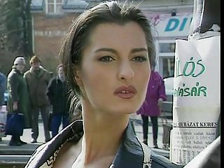 لا سے Ragazza ڈیل کلان (1995) انیتا سنہرے بالوں والی کے ساتھ